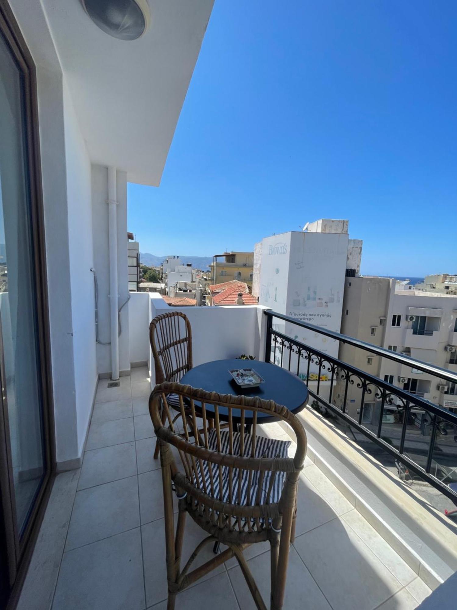 Retire Flat In The Heart Of City Ираклион Экстерьер фото