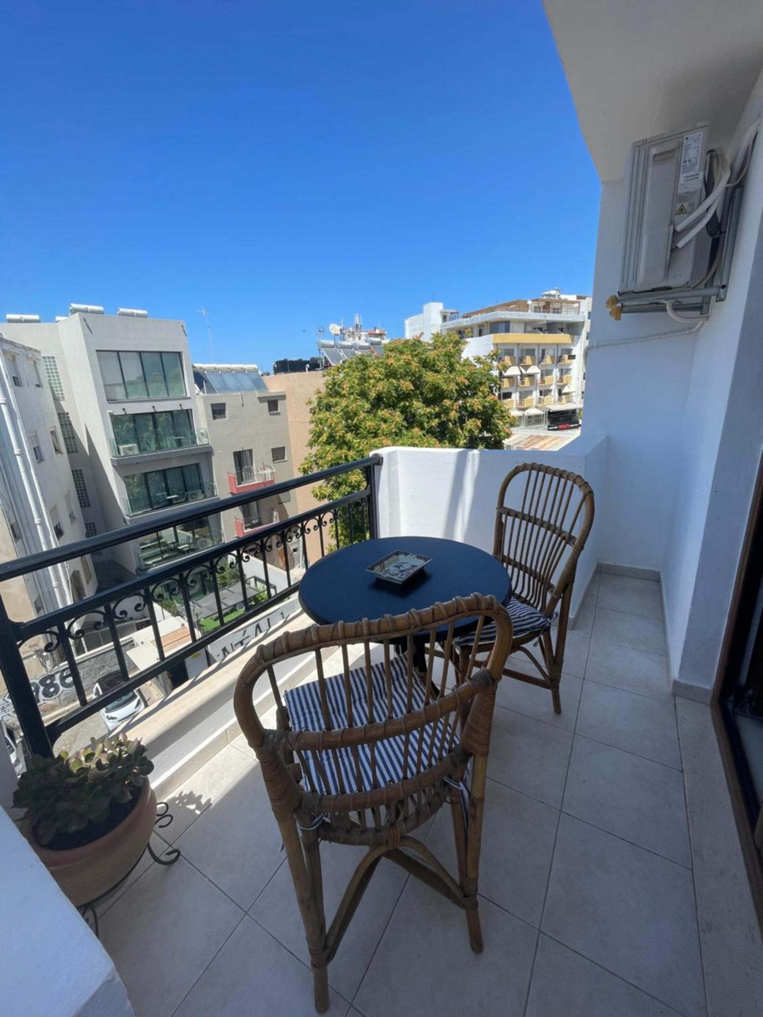 Retire Flat In The Heart Of City Ираклион Экстерьер фото